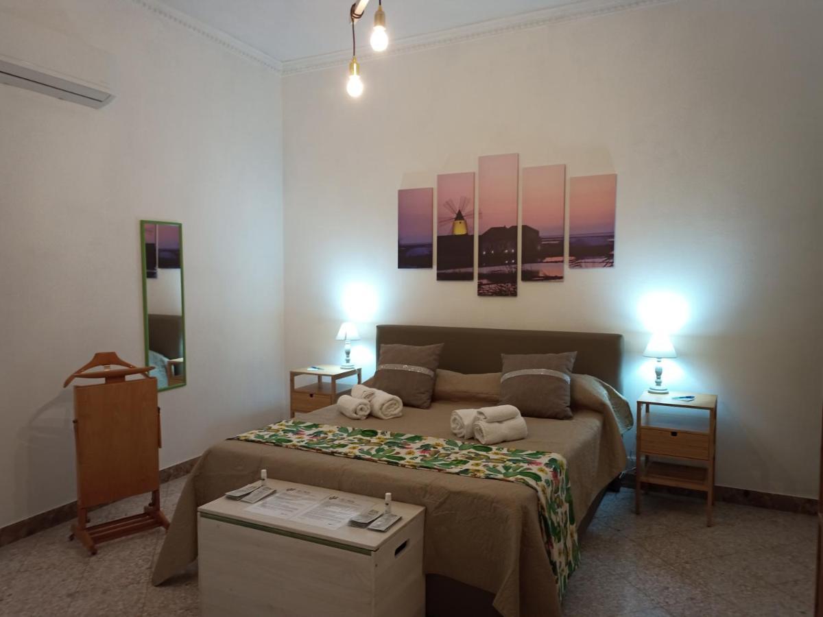 Casa Vacanze Ni Nuccia Trapani Bagian luar foto